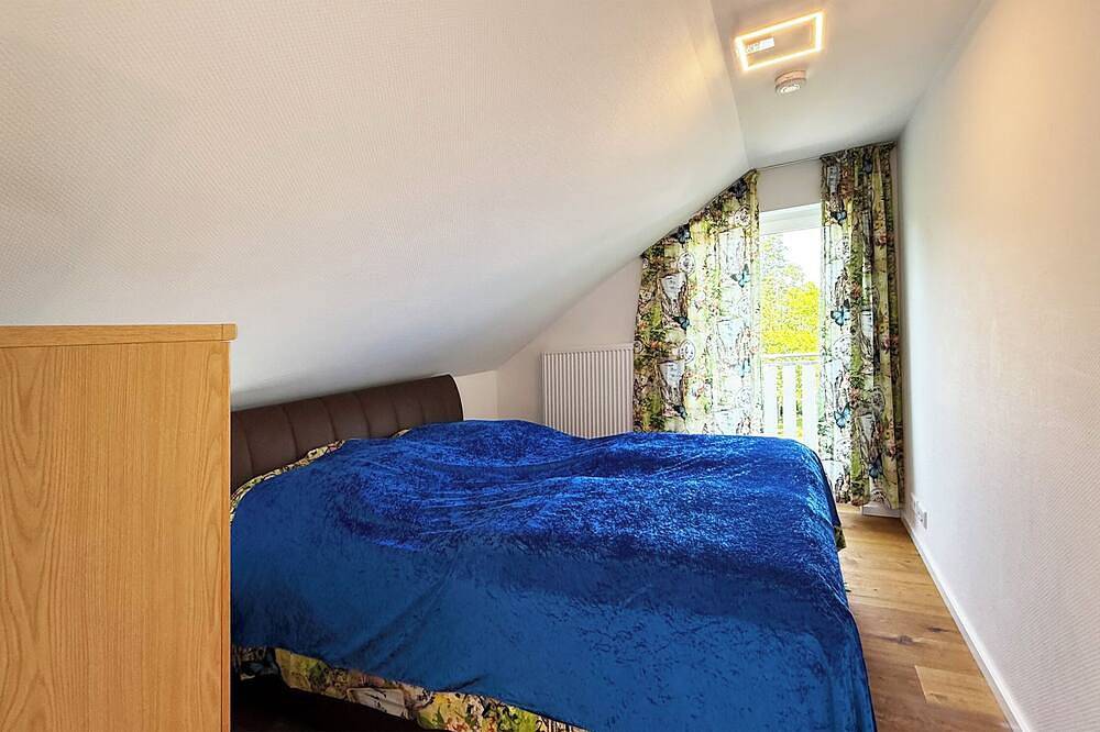 Geräumiges, schönes Ferienhaus für bis zu 8 Personen in Büsumer Deichhausen, Dithmarschen