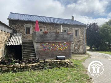 Gîte pour 6 personnes, avec terrasse à Les Martys