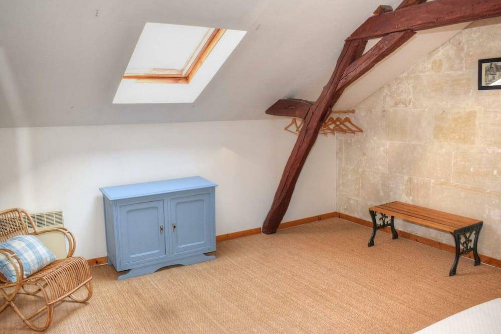 Charmant gîte paysan Xixe avec terrasse et jardin bordé par un ruisseau, à 1,5 km d'Azay-le-Rideau in Cheillé, Vallée de la Loire