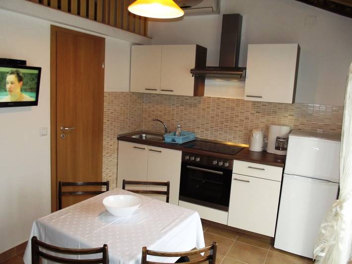 Apartamento entero, Apartamento ático clásico in Supetarska Draga, Rab