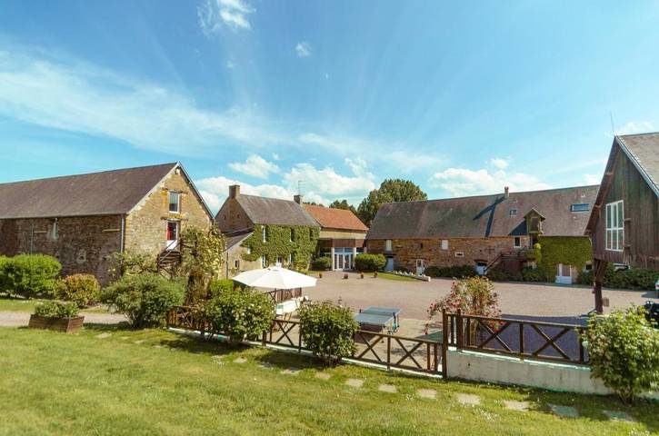 Maison de campagne pour 15 personnes, avec Terrasse ainsi que Jardin et Sauna