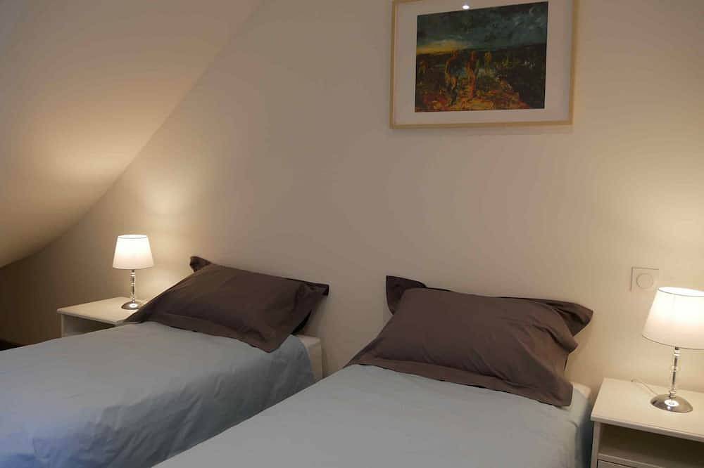 The peacock of the day in Touraine in Veigné, Región de Tours