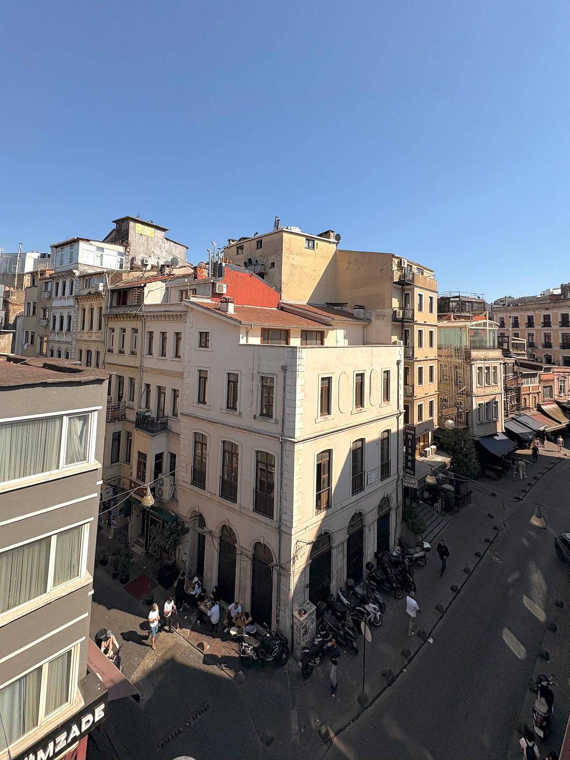 Entire apartment, Taksim Square - Penthouse w Balcony 401 in Beyoğlu, Istanbul