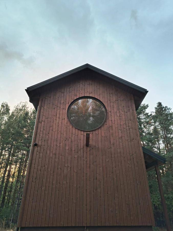 Domek letniskowy dla 4 osób, z widok i ogród oraz taras i sauna w Mazowsze