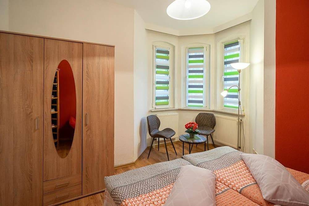 Ganze Wohnung, Ferienwohnung Romy - Appartement/Fewo, Dusche und Bad, Wc in Naumburg, Saale-Unstrut