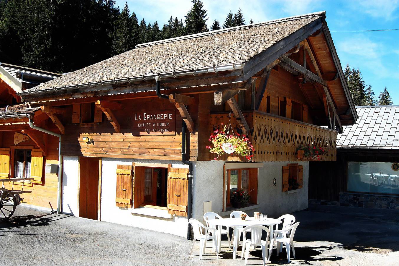 Maison de vacances 'Chalet La Grangerie' avec vue sur la montagne, terrasse privée et Wi-Fi in Montriond, Les Portes du Soleil