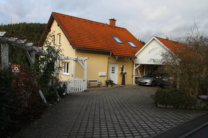 Ferienwohnung für 4 Personen, mit Sauna und Terrasse sowie Garten