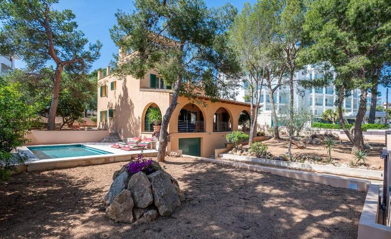 Villa för 8 Personer, med pool och trädgård i Santa Ponsa