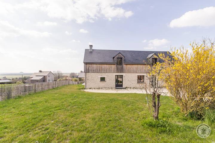 Gîte pour 6 personnes, avec jacuzzi et sauna ainsi que jardin et terrasse
