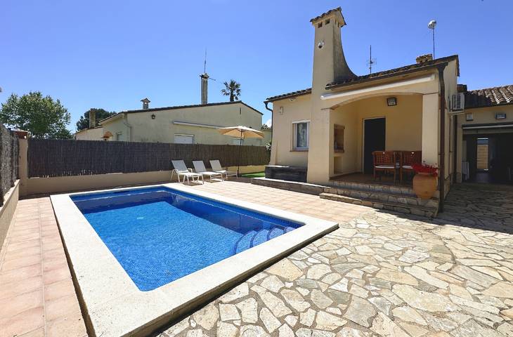 Ferienhaus für 6 Personen, mit Terrasse und Garten in Sant Pere Pescador - 2