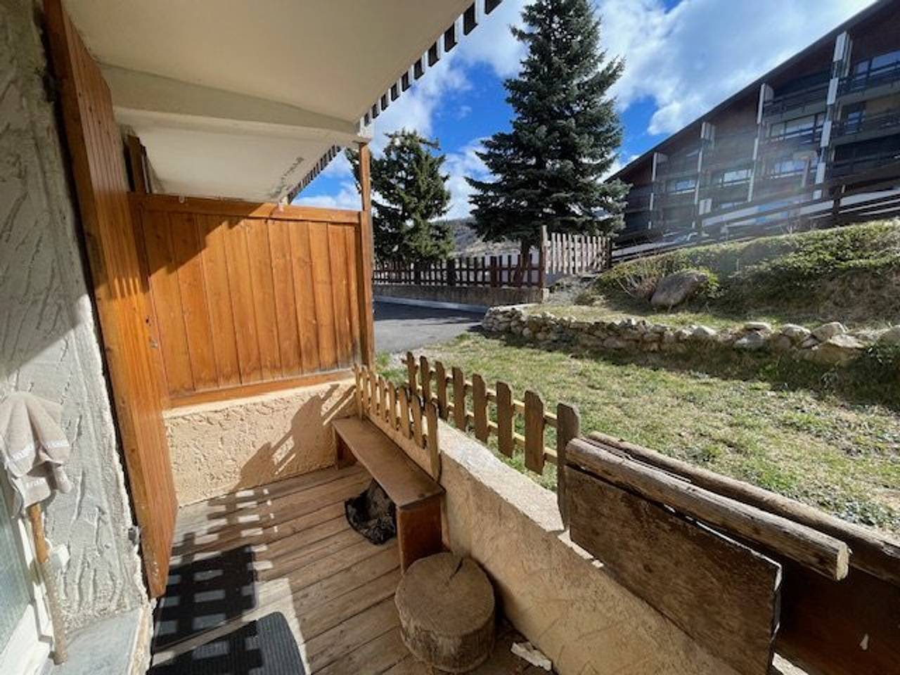 Estudio entero, Estudio cómodo a pie de pistas con terraza in Le Sauze, Enchastrayes