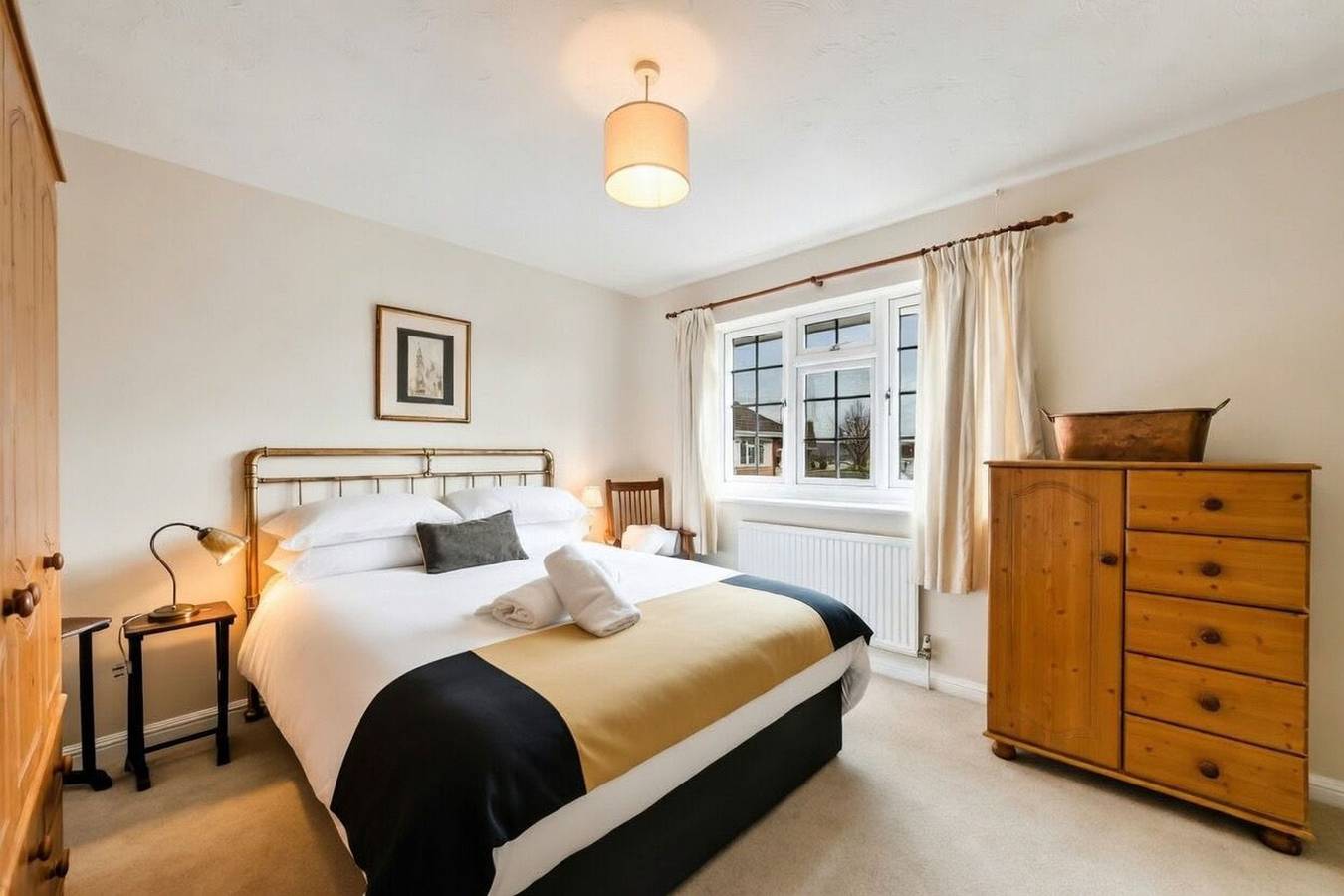 Luxury 4Br Windsor   Near M4   Lhr   Free Parking in Windsor, Berkshire