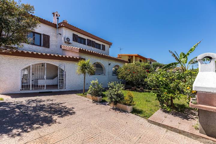 Maison de vacances 'Charme' à La Maddalena Spiaggia, 8 pers, jardin privé in Maddalena Spiaggia, Capoterra
