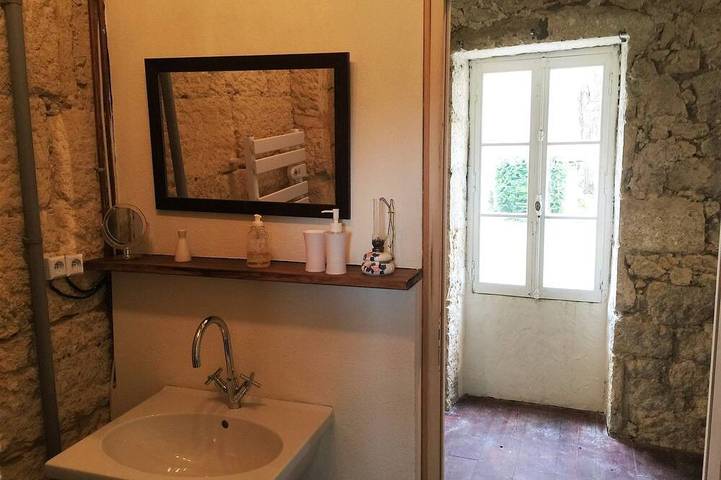 Gîte pour 4 personnes, avec Jardin et Piscine à Pujols (Gironde) - 4