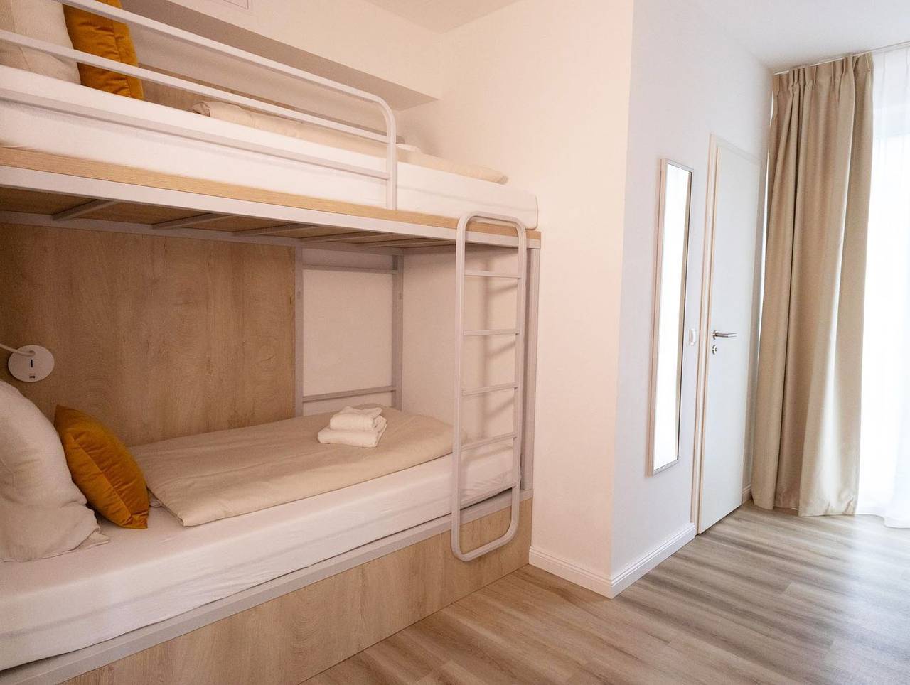 Zimmer mit Etagenbett und Terrasse für 2 Personen in Neustadt in Holstein, Kreis Ostholstein