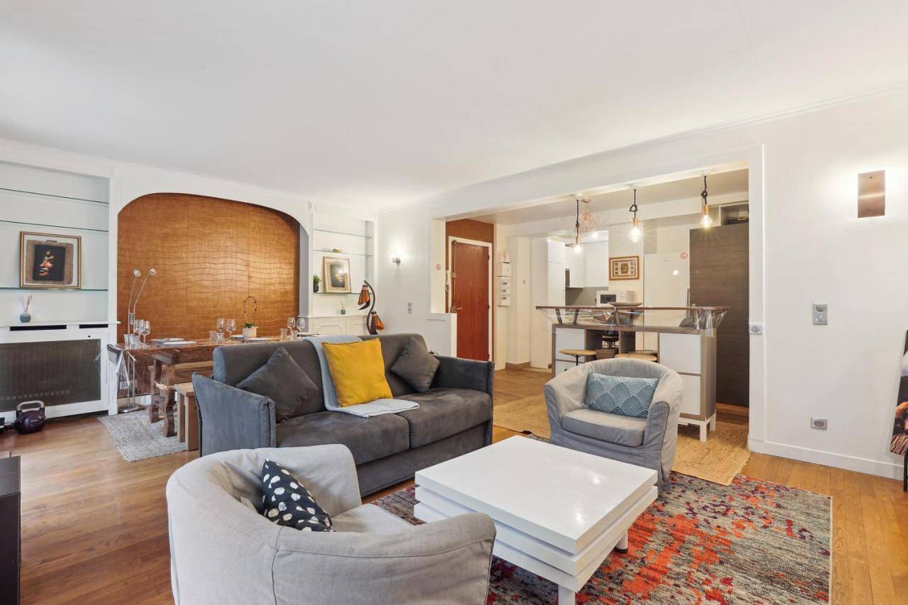 Appartement entier, Chic and spacious apartement with piano and terrace in Le Chesnay, Yvelines