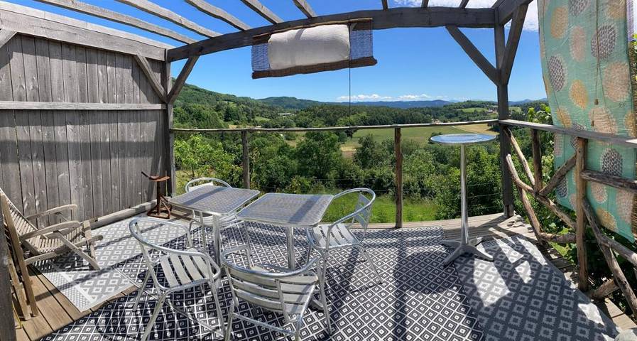 Location de vacances pour 2 personnes, avec jardin et vue à Vernoux-en-Vivarais - 4