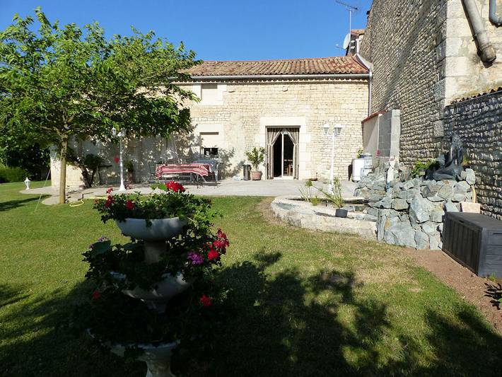 Gîte pour 2 personnes, avec jardin dans les Deux-Sèvres - 3
