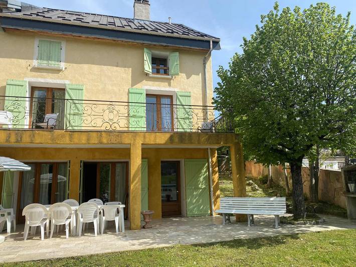 Chalet pour 10 personnes, avec terrasse, animaux acceptés à Villard-de-Lans