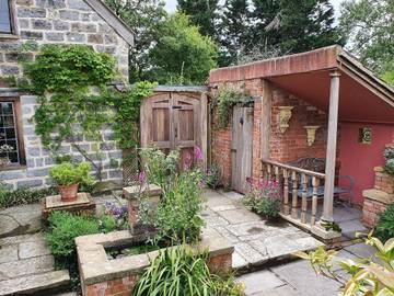 Holiday Home for 2 People in Drayton (Somerset), Somerset, Photo 2