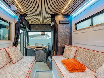 Log Cabin for 4 People in Goodrington, Paignton, Photo 2