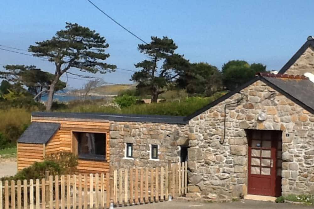 Gîte de charme au bord de mer Côtes d'Armor. \"L'Air du Large\" vous accueille. in Pleubian, Côte de Granit Rose