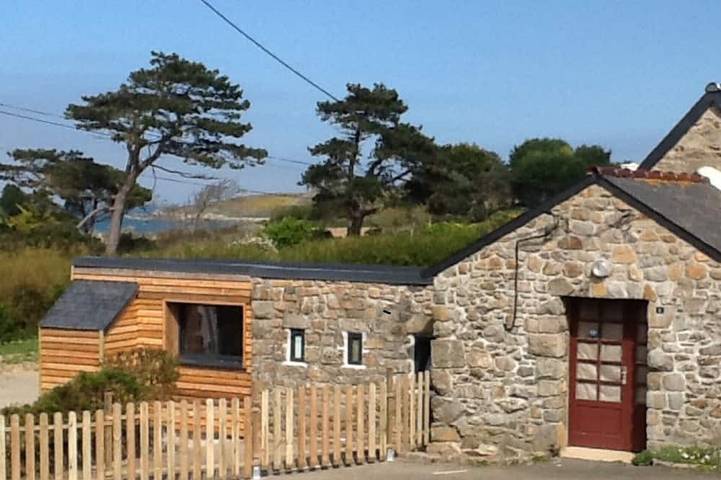 Gîte pour 2 personnes, avec jardin et terrasse dans Plage Kermagen