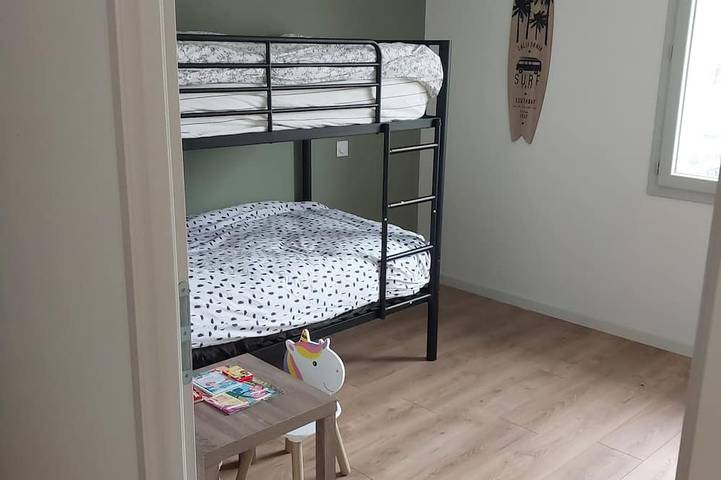 Location de vacances pour 8 personnes, avec jardin et piscine, animaux acceptés à Lesperon - 2
