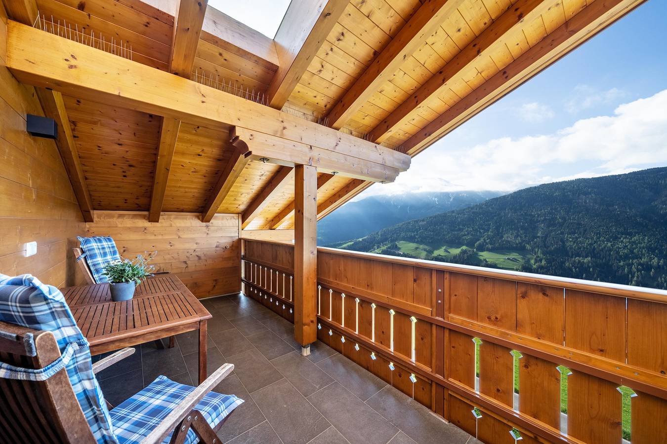 Ganze Wohnung, Ferienwohnung 'Matscherhof Helena' mit Bergblick, Gemeinschaftsgarten und Balkon in Ulten, Ortleralpen