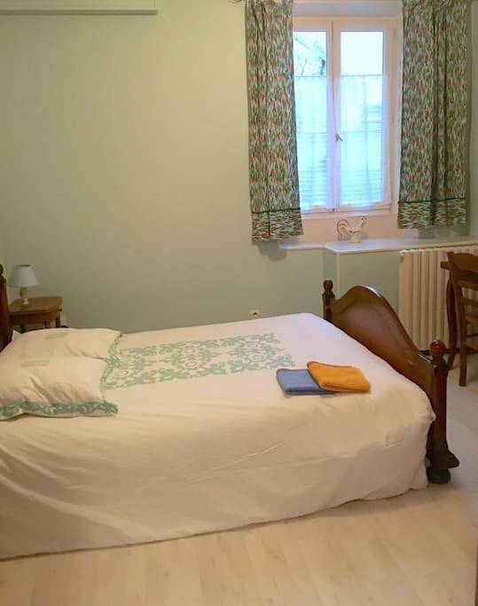 Gîte pour 6 personnes, avec terrasse ainsi que jardin et vue, animaux acceptés à Gray - 3