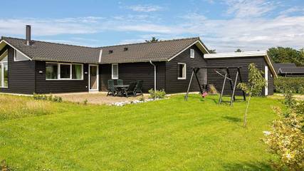 Ferienhaus für 10 Personen, mit Ausblick und Terrasse in Kvie Sø