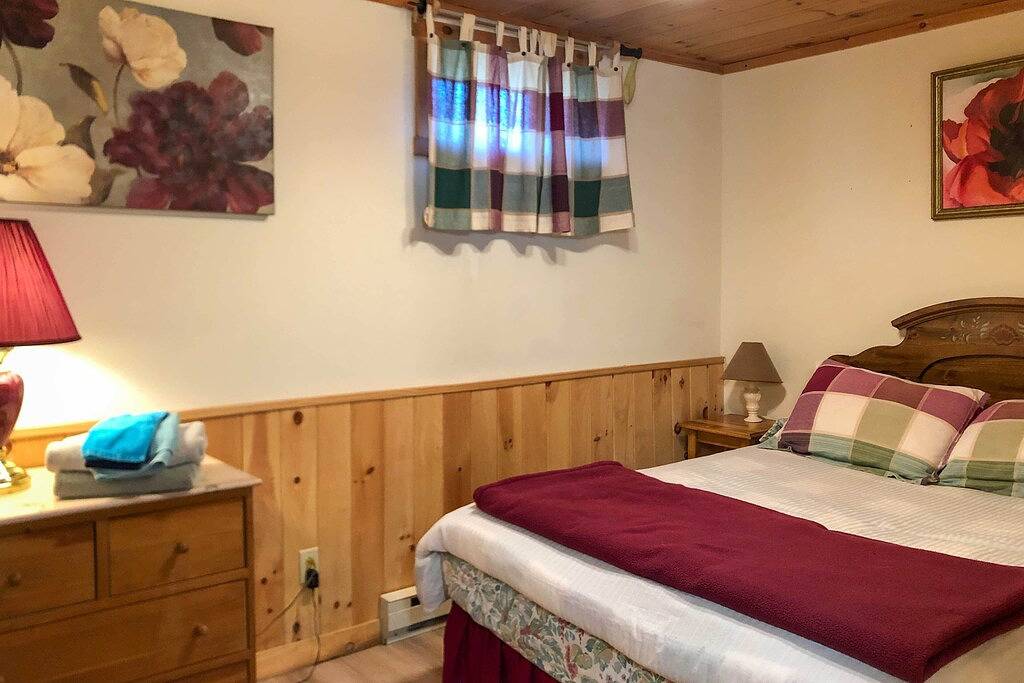 Pet-Friendly New York Cabin w/ Hot Tub & Game Room in Catskill Mountains