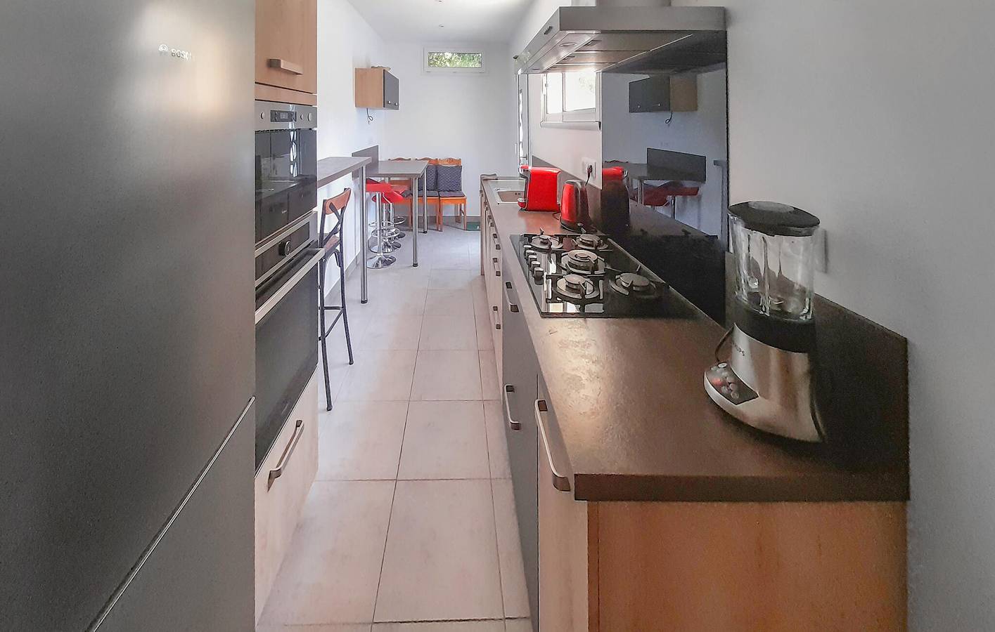 Appartement de vacances entier, Appartement confortable avec parking, WiFi et pêche in Bellaffaire, Région de Forcalquier
