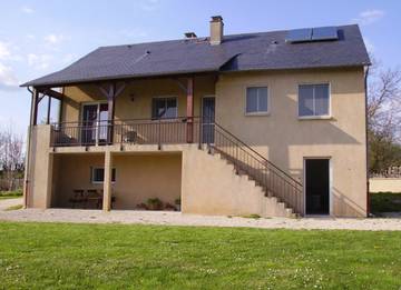 Gîte pour 6 personnes, avec balcon et jardin dans Palmas-d'Aveyron