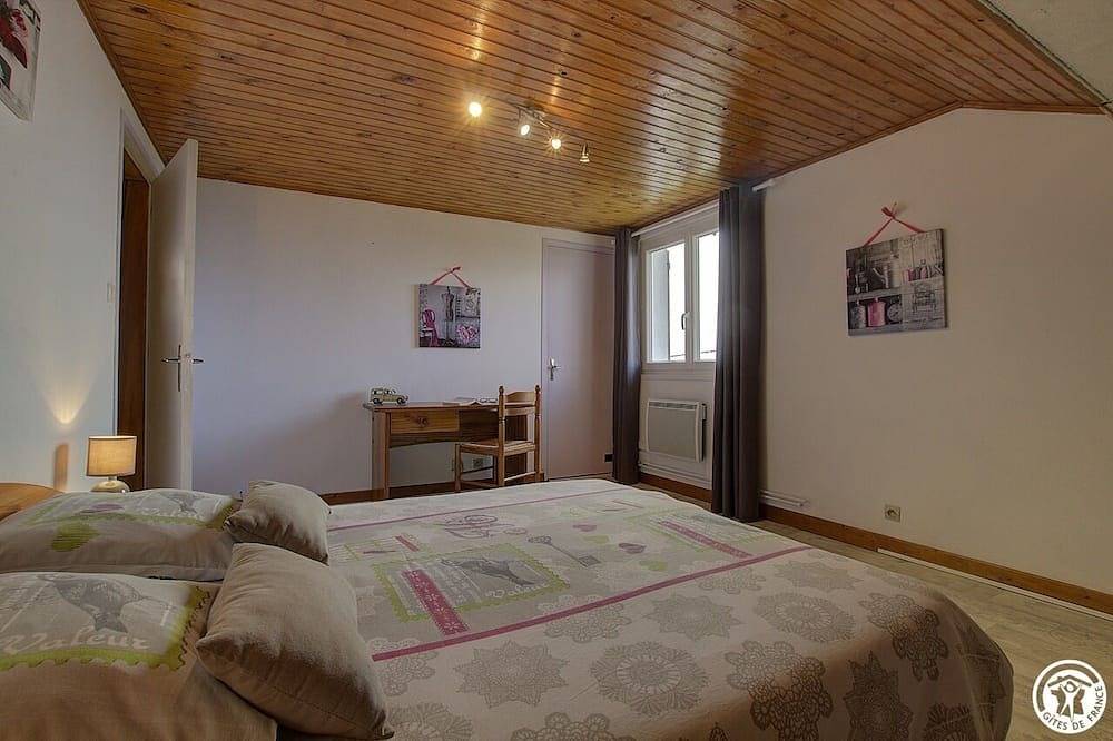 Le Refuge des Petits Faucons in Belleydoux, Nantua