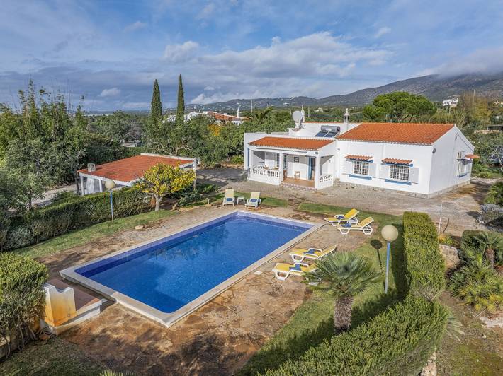 Villa para 6 pessoas, com varanda e jardim em Moncarapacho