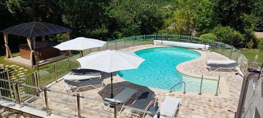 Chambre d’hôte pour 2 personnes, avec jacuzzi ainsi que jardin et piscine à Générargues