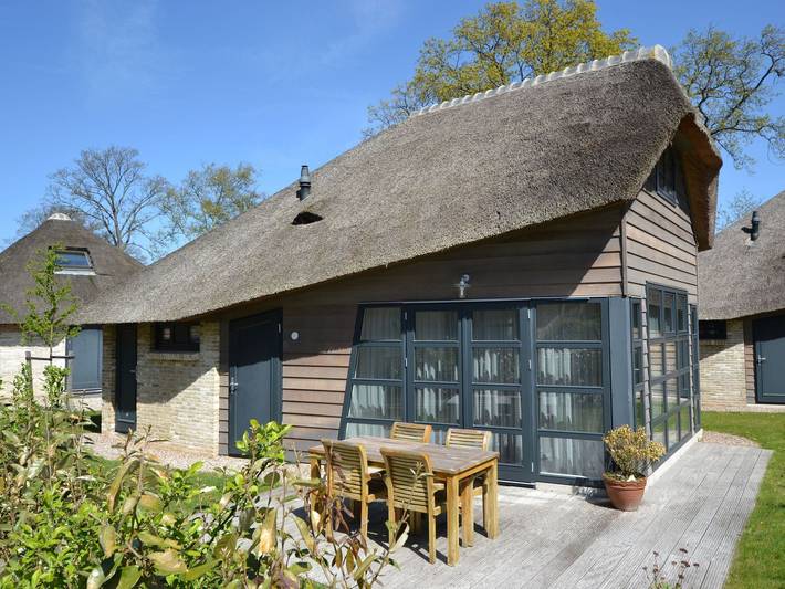 Ferienhaus für 4 Personen, mit Terrasse und Garten in Schoorl