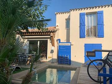 Gîte pour 8 personnes, avec balcon ainsi que jardin et piscine à Lecci