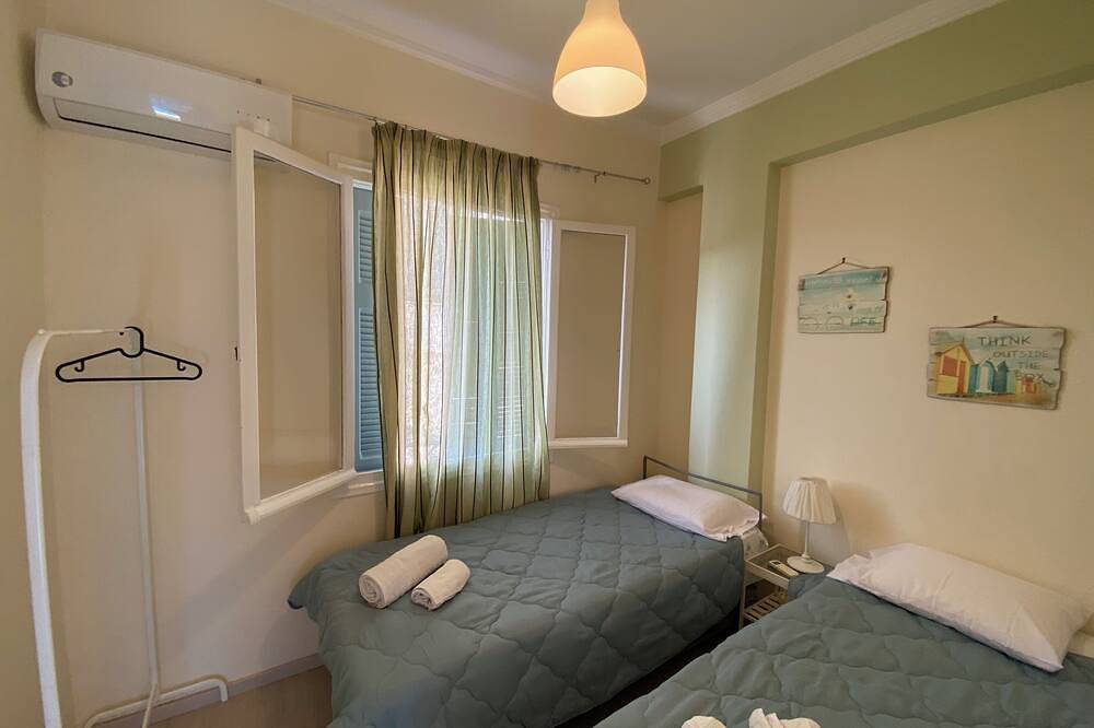 Island House in Poros Stadt, Poros