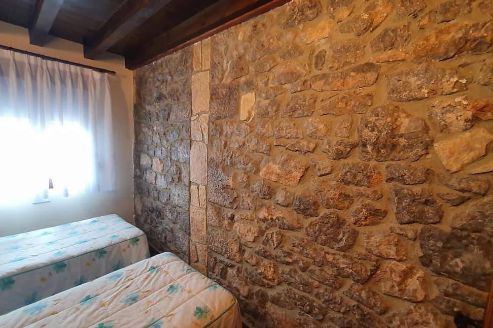 Entire apartment, El Mirador del Duje, House for 7 - Picos de Europa in Tielve, Cabrales