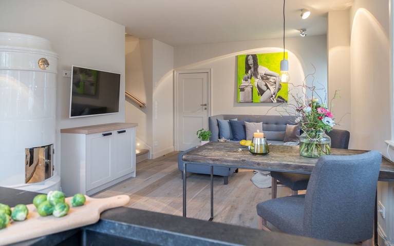 Ganze Wohnung, Moderne Ferienwohnung im idyllischen Alt-Westerland mit Natursteinbad. in Westerland, Sylt (Gemeinde)