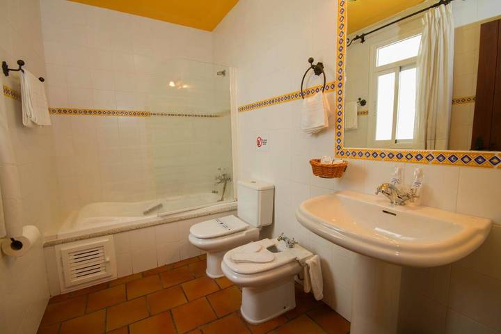 Hotel para 3 personas, con terraza en El Bosque - 4