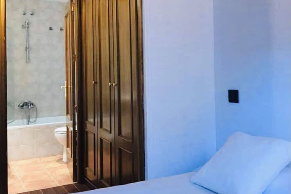 Entire apartment, Apartment with fireplace in Vielha-Baqueira in Vielha, Vielha e Mijaran