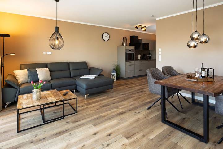 Ganze Wohnung, 2025 fertiggestellte FeWo mit Sauna & Whirlwanne in Strandnähe Grömitz in Grömitz, Ostholstein