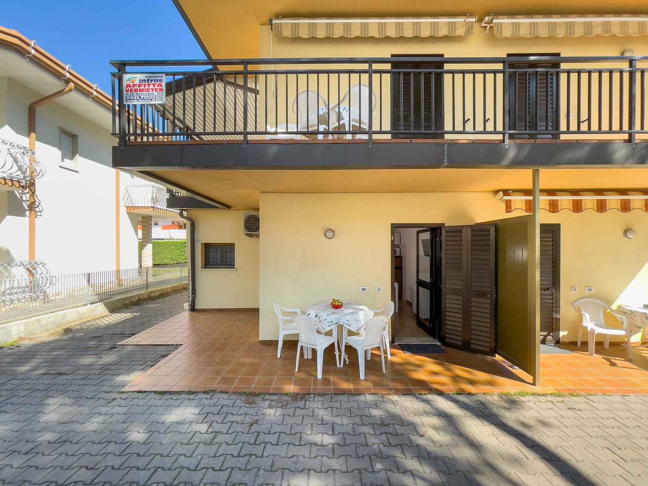 Ganze Ferienwohnung, Ferienwohnung mit Terrasse und Klimaanlage im Erdgeschoss  in Lignano Sabbiadoro, Udine Provinz