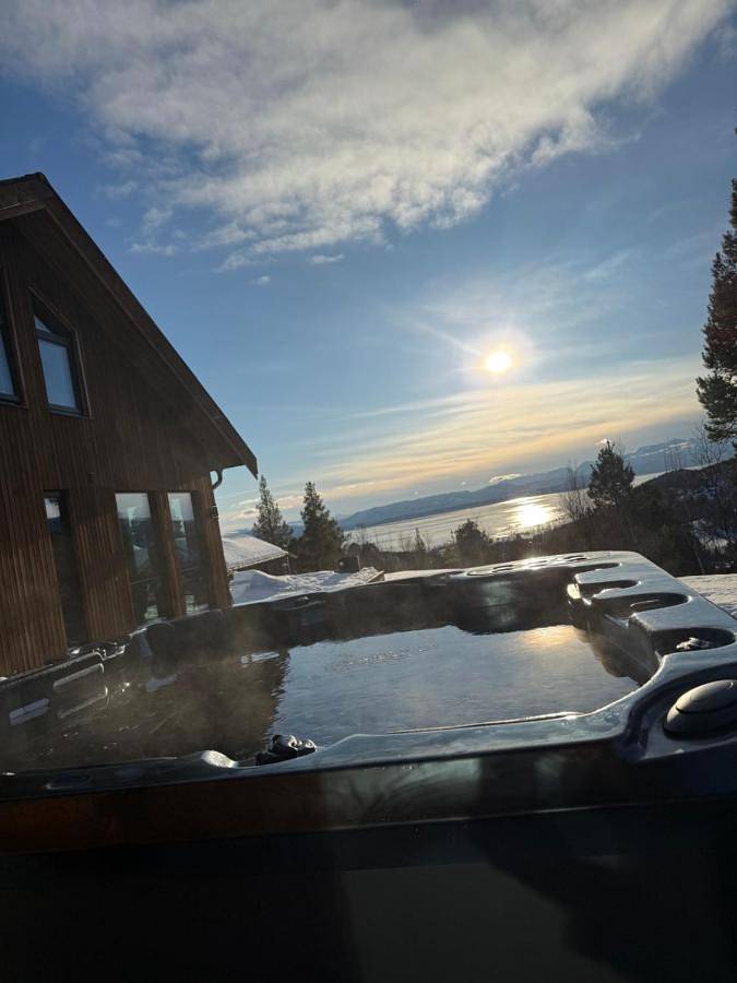 Ferienhaus für 7 Personen, mit Whirlpool und Terrasse sowie Garten und Pool in Alta