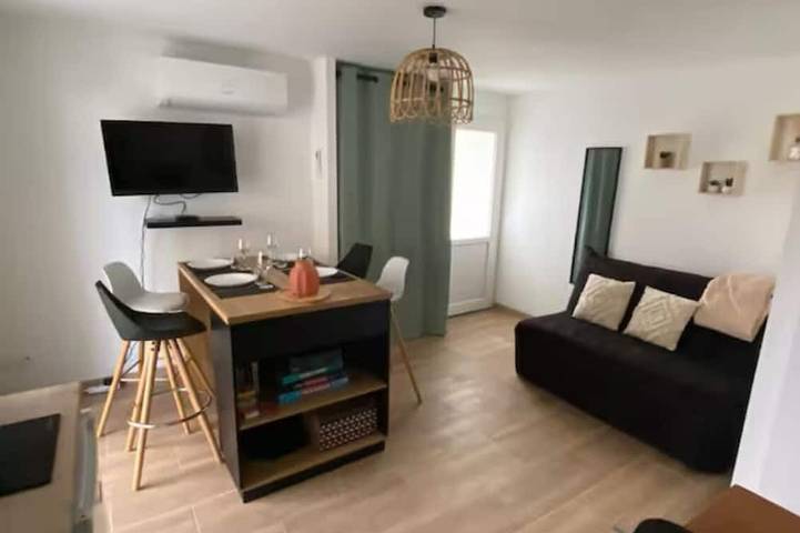 Appartement entier, Le happynous cosy, climatisé, wifi, parking privé in Tain-l'Hermitage, Région de Valence