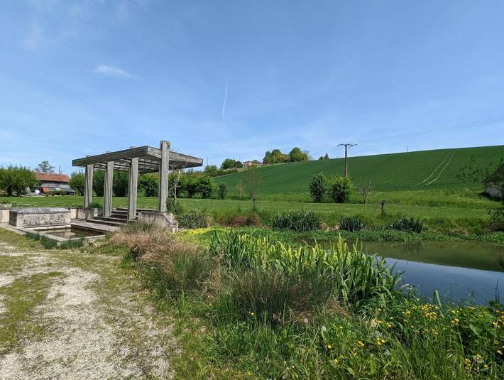 Gîte pour 6 personnes, avec jardin et terrasse à Montboyer