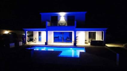 Cottage pour 2 personnes, avec piscine ainsi que jardin et vue, animaux acceptés à Gattières